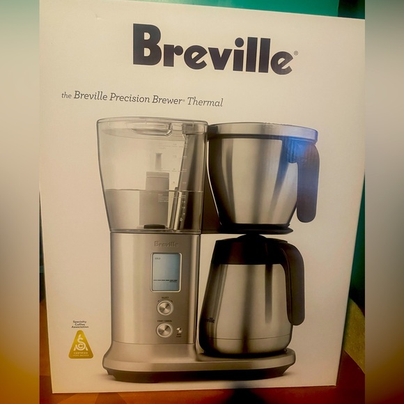 Selling a Crate and Barrel Breville coffee maker - Picture 1 of 4